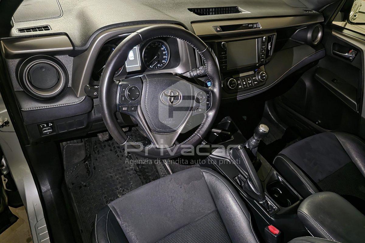 TOYOTA RAV4 2.0 D-4D 2WD Style