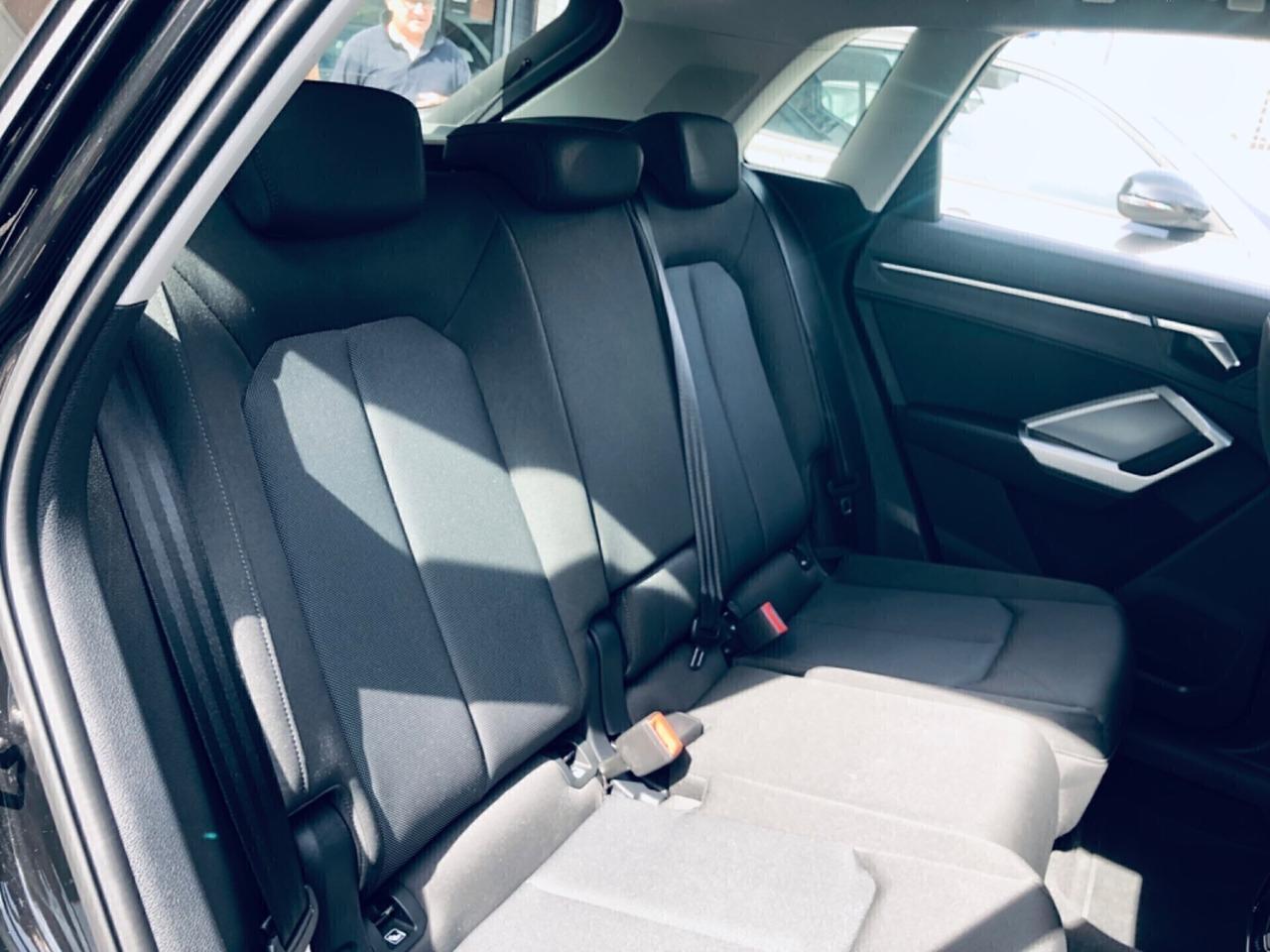 Audi Q3 35 TDI S tronic Business plus