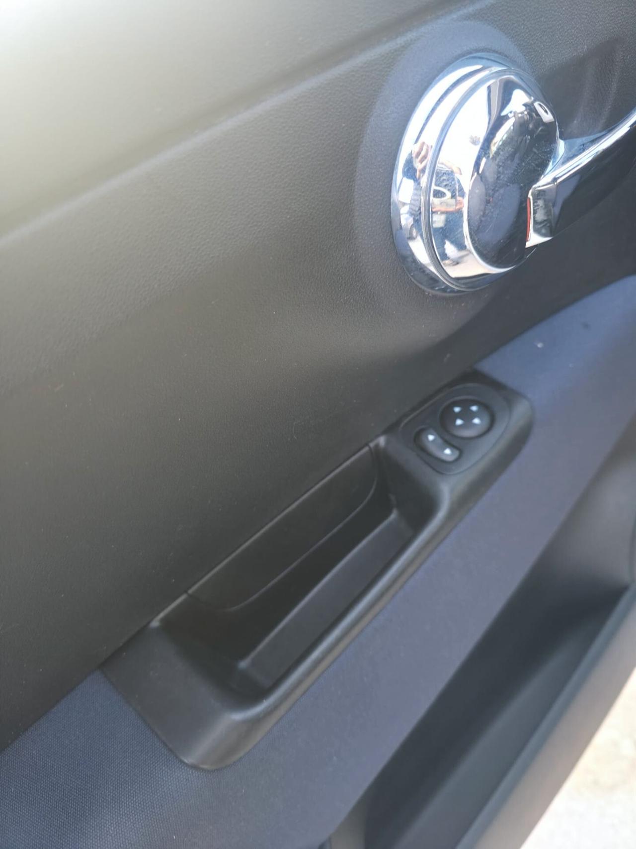 Fiat 500 1.0 Hybrid Red