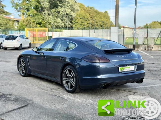 PORSCHE Panamera 4s