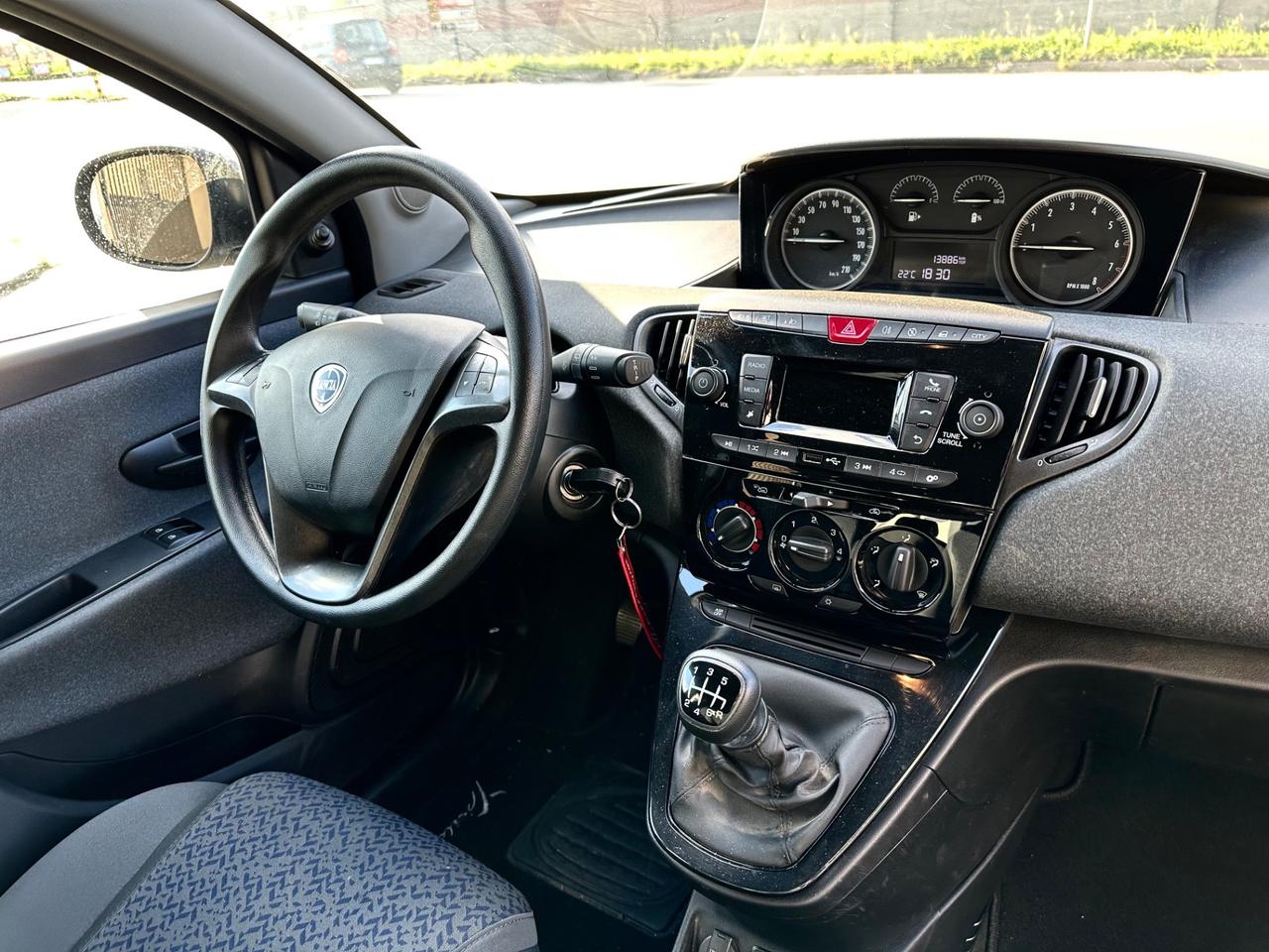 Lancia Ypsilon 1.0 FireFly Hybrid Ecochic Silver Km 13.000