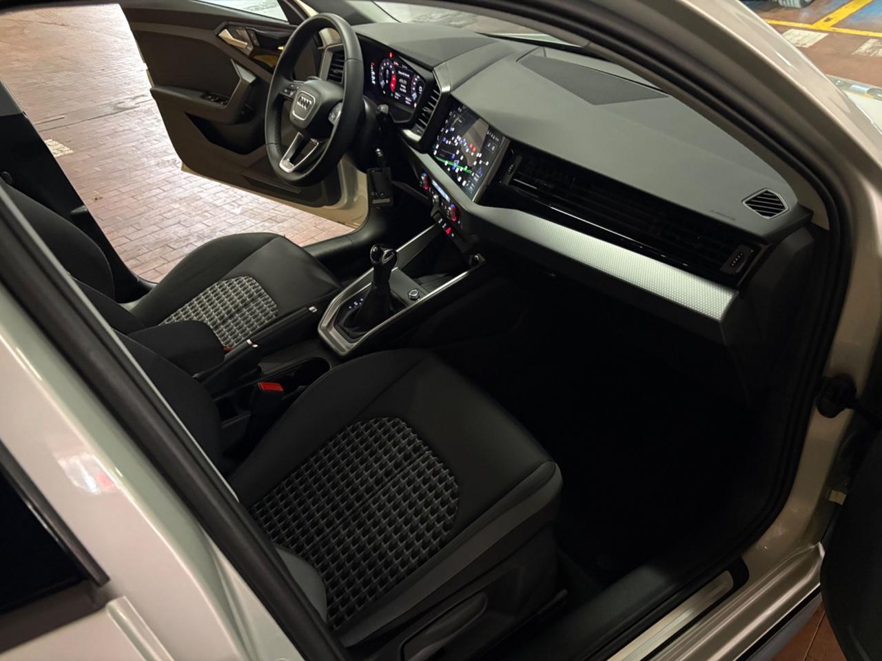 Audi A1 allstreet 35 TFSI S tronic Identity Contrast