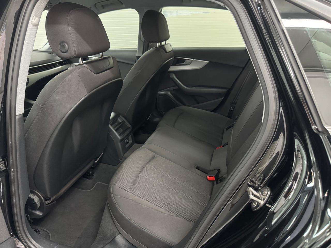Audi A4 30 TDI/136 CV S tronic Business