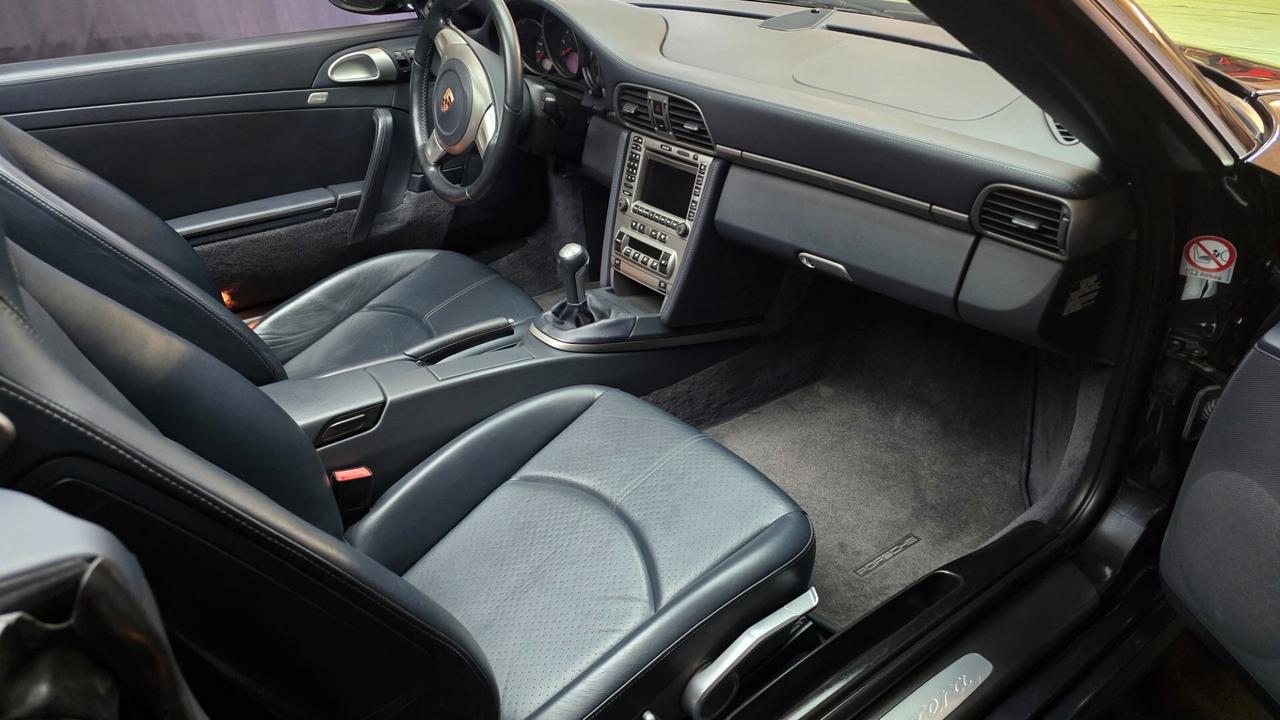 Porsche 911 Carrera Cabriolet