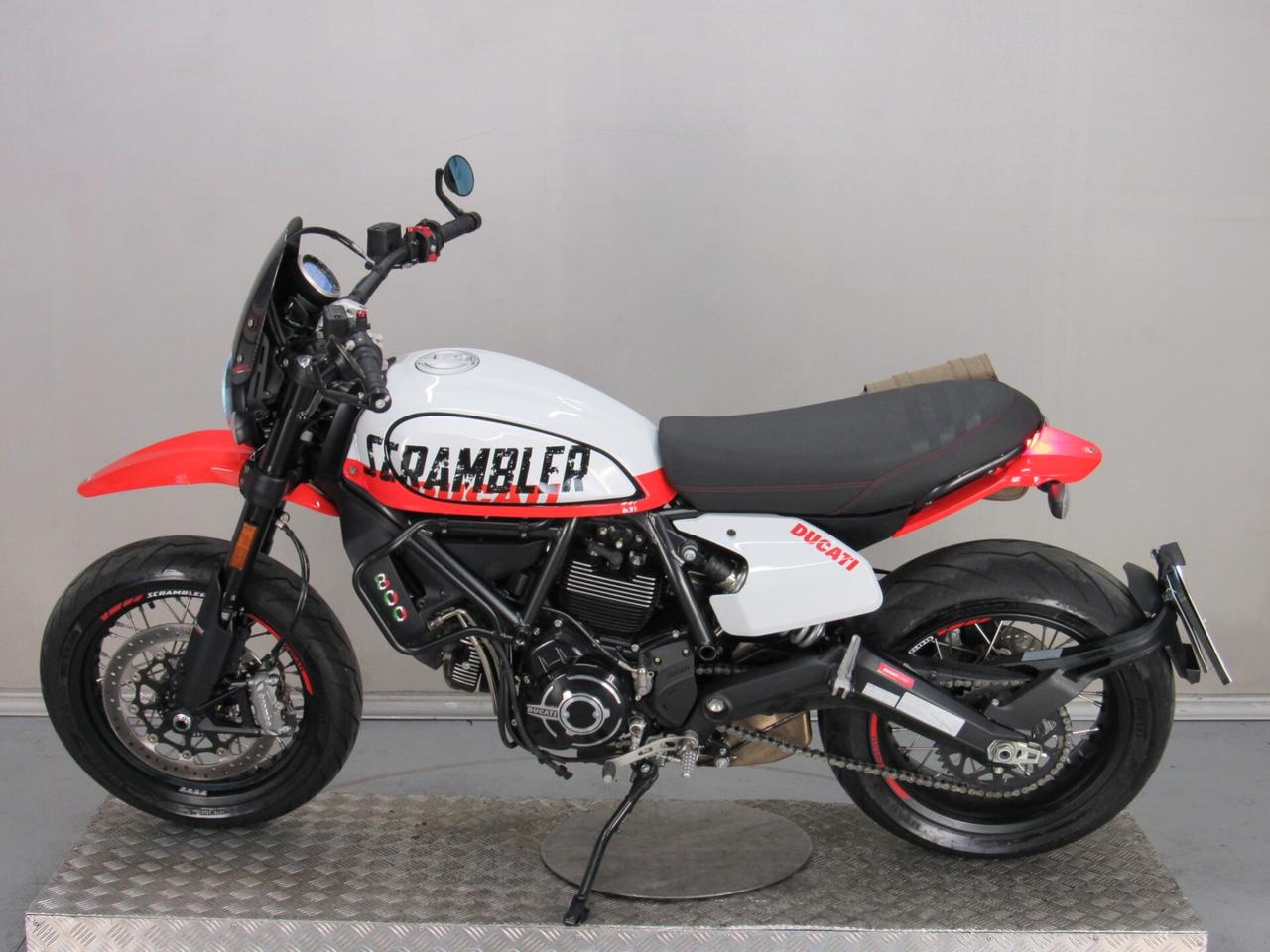 Ducati Scrambler 800 URBAN MOTARD