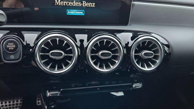 MERCEDES-BENZ A 200 Premium Amg PERMUTE UNICOPROPRIETARIO