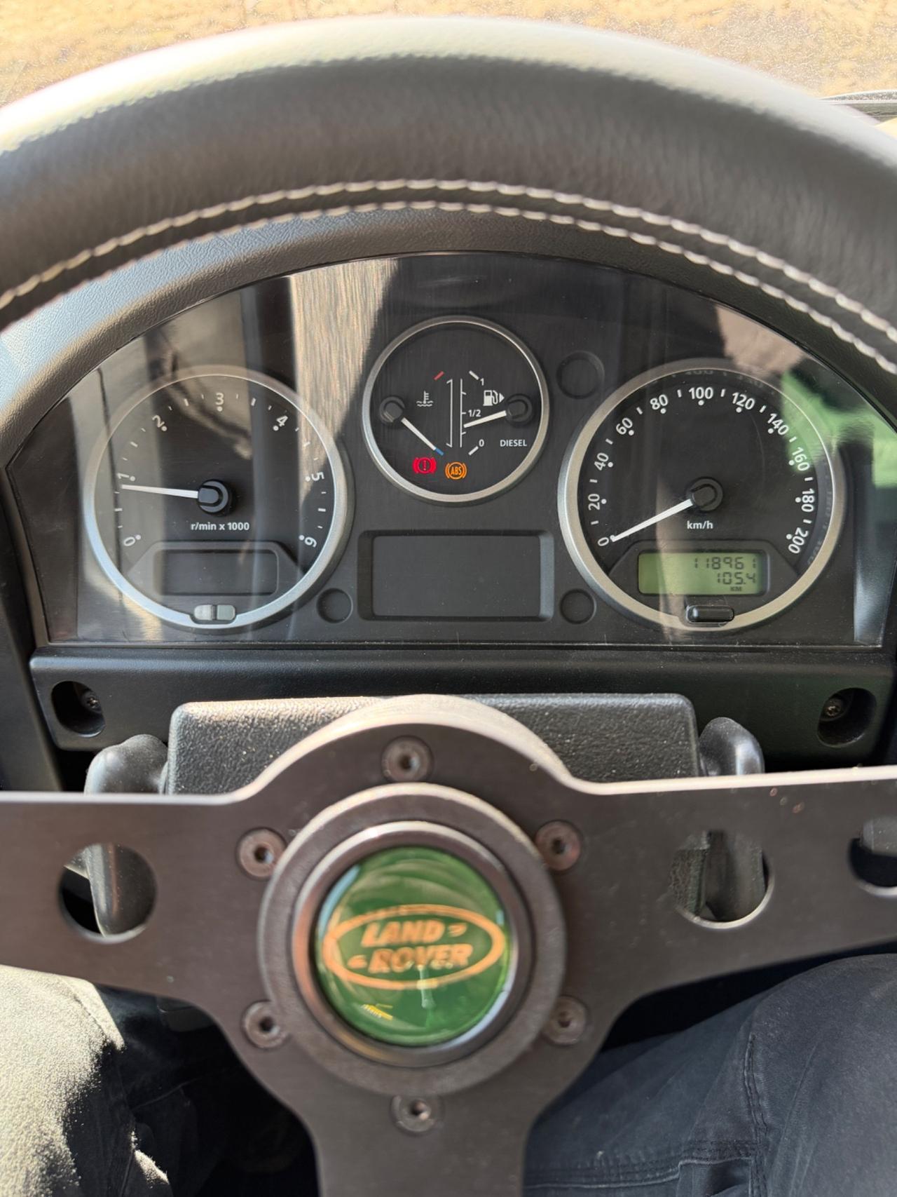 Land Rover Defender 90 2.4 TD4 Station Wagon SE