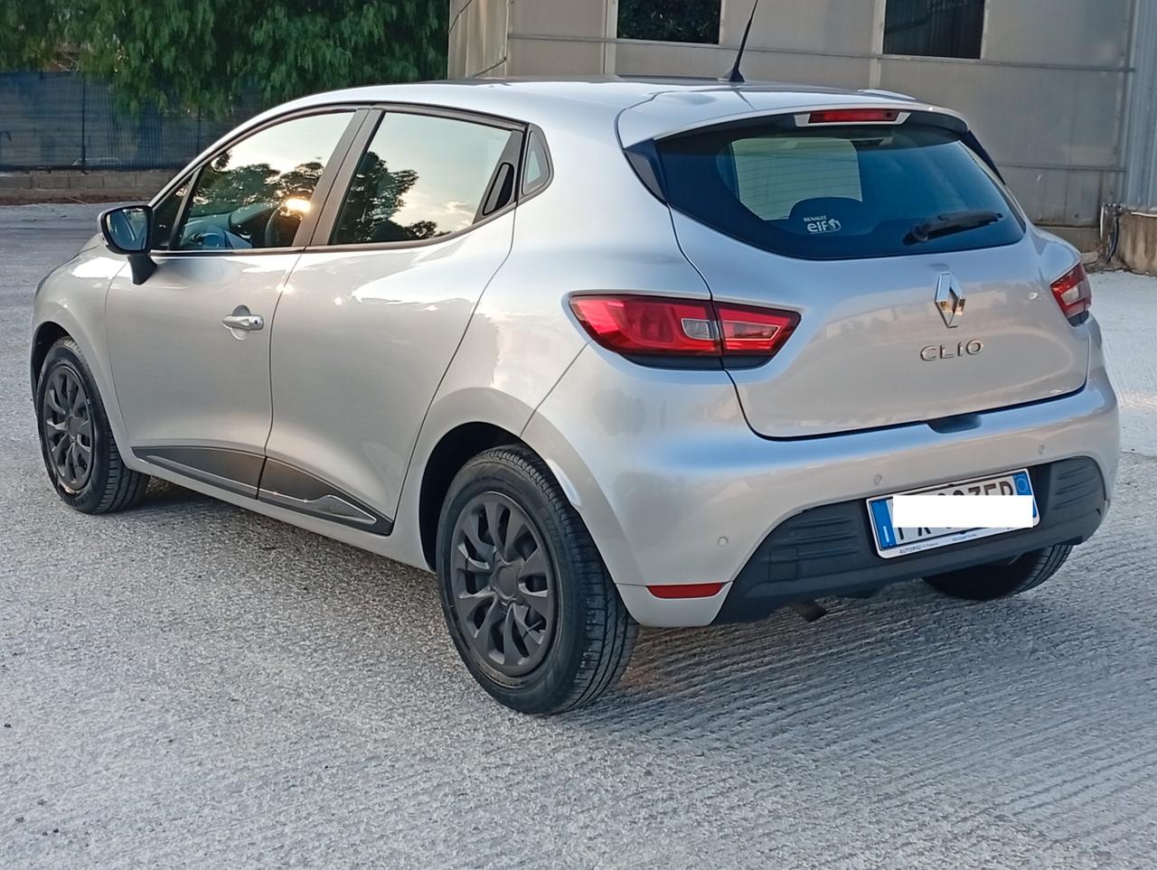 Renault Clio dCi 8V 90 CV 5 porte Moschino Intens