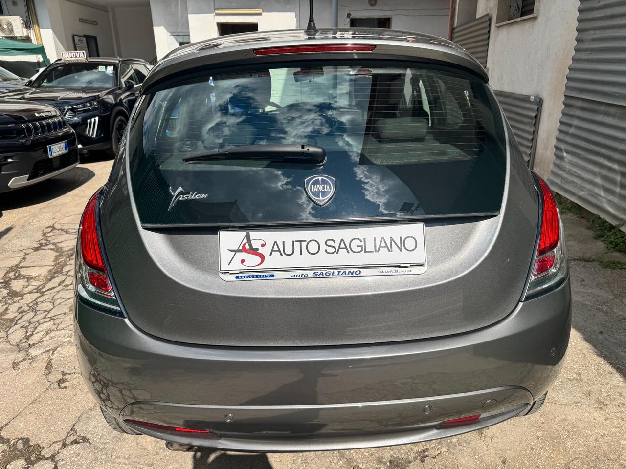 Lancia Ypsilon 1.2 69 CV 5 porte S&S Gold