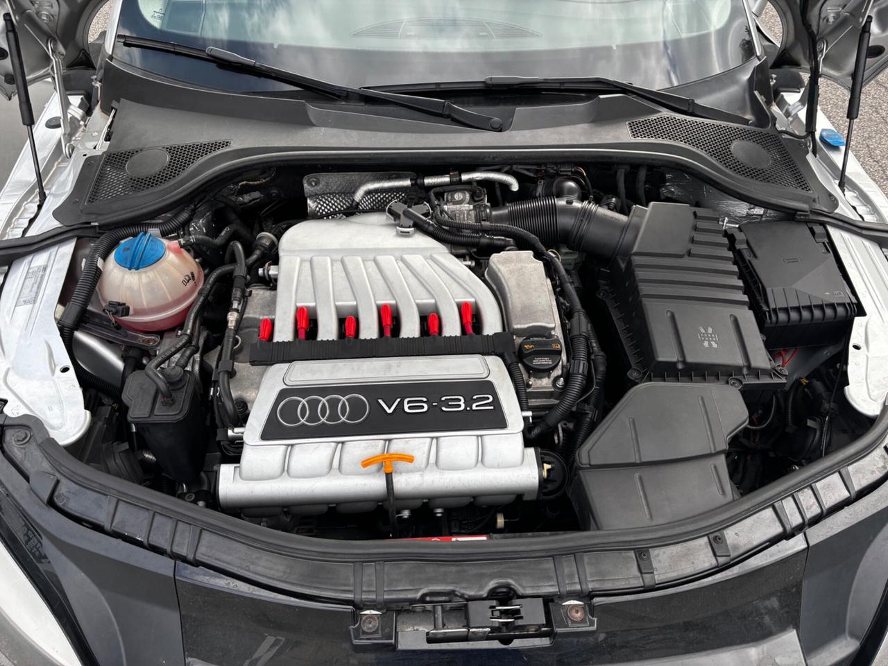 Audi TT Coupé 3.2 V6 quattro, CAMBIO MANUALE