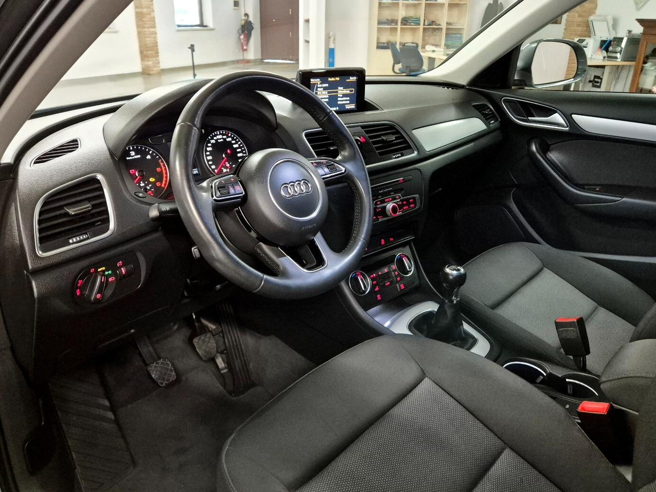 Audi Q3 2.0 TDI 120 CV Business