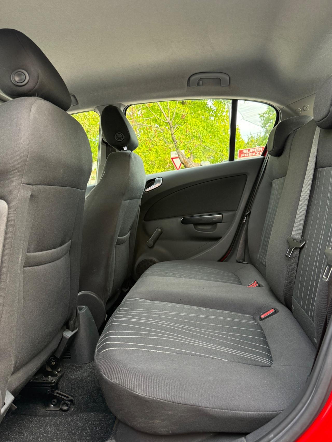 Opel Corsa 1.2 5 porte Cosmo