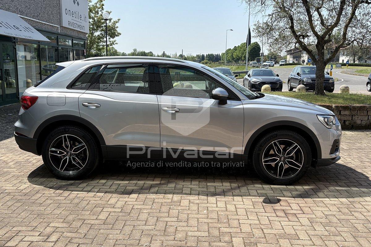 AUDI Q3 35 TDI Business