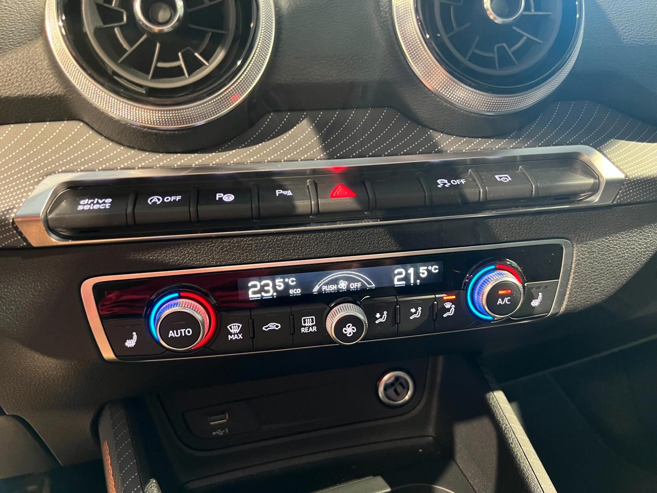 Audi Q2 35 TDI S tronic 3x S Line