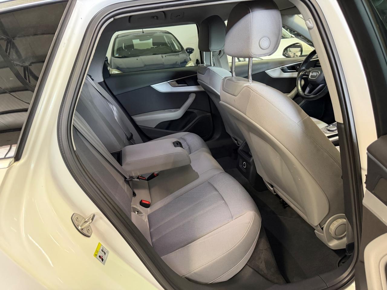 Audi A4 Avant 2.0 TDI 150 CV S LINE