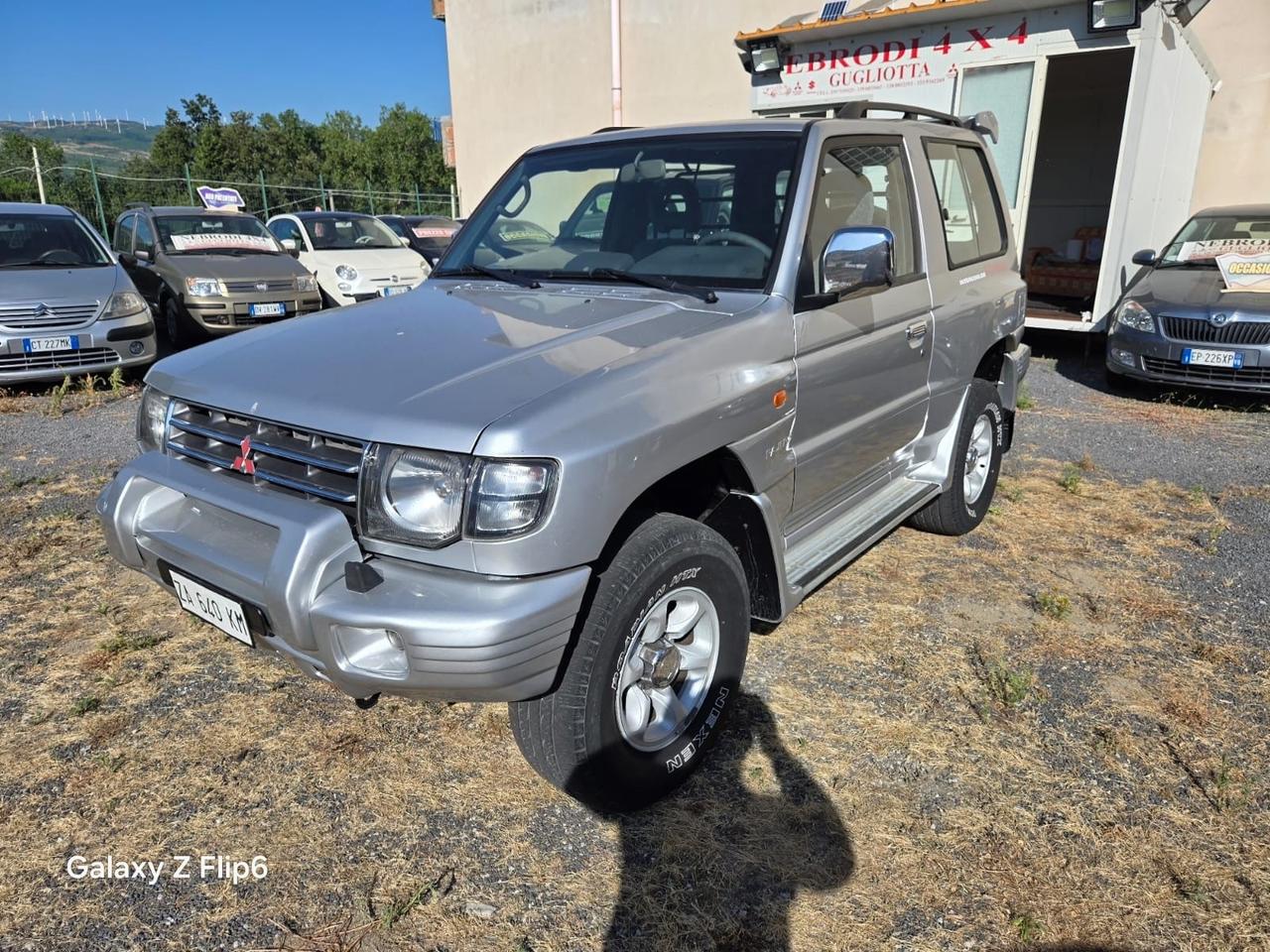 Mitsubishi Pajero 2.5 TDI MT GLS Target Autocarro
