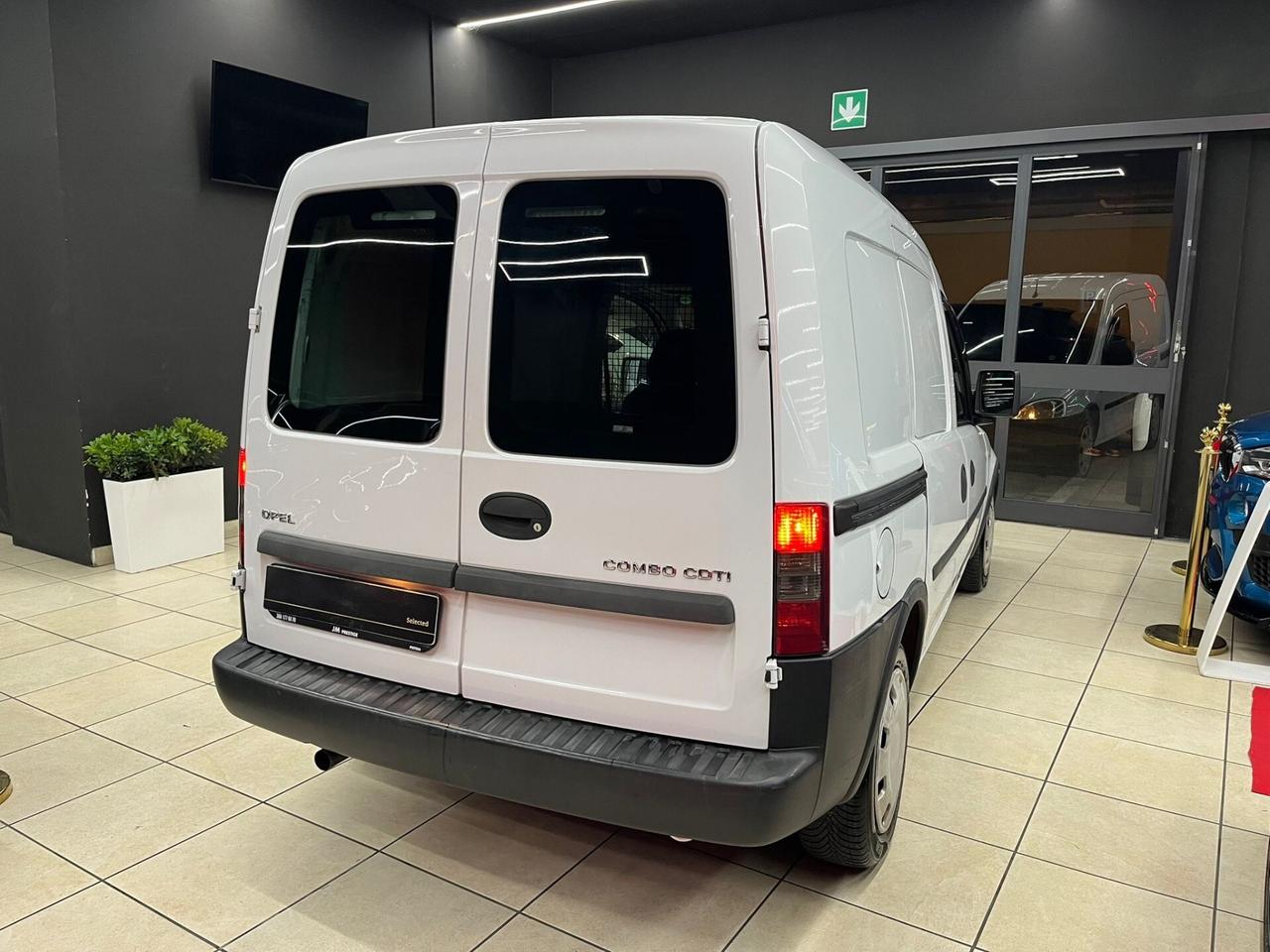 Opel Combo 1.3 CDTI 75CV 3p. Van OK NEOPATENTATI