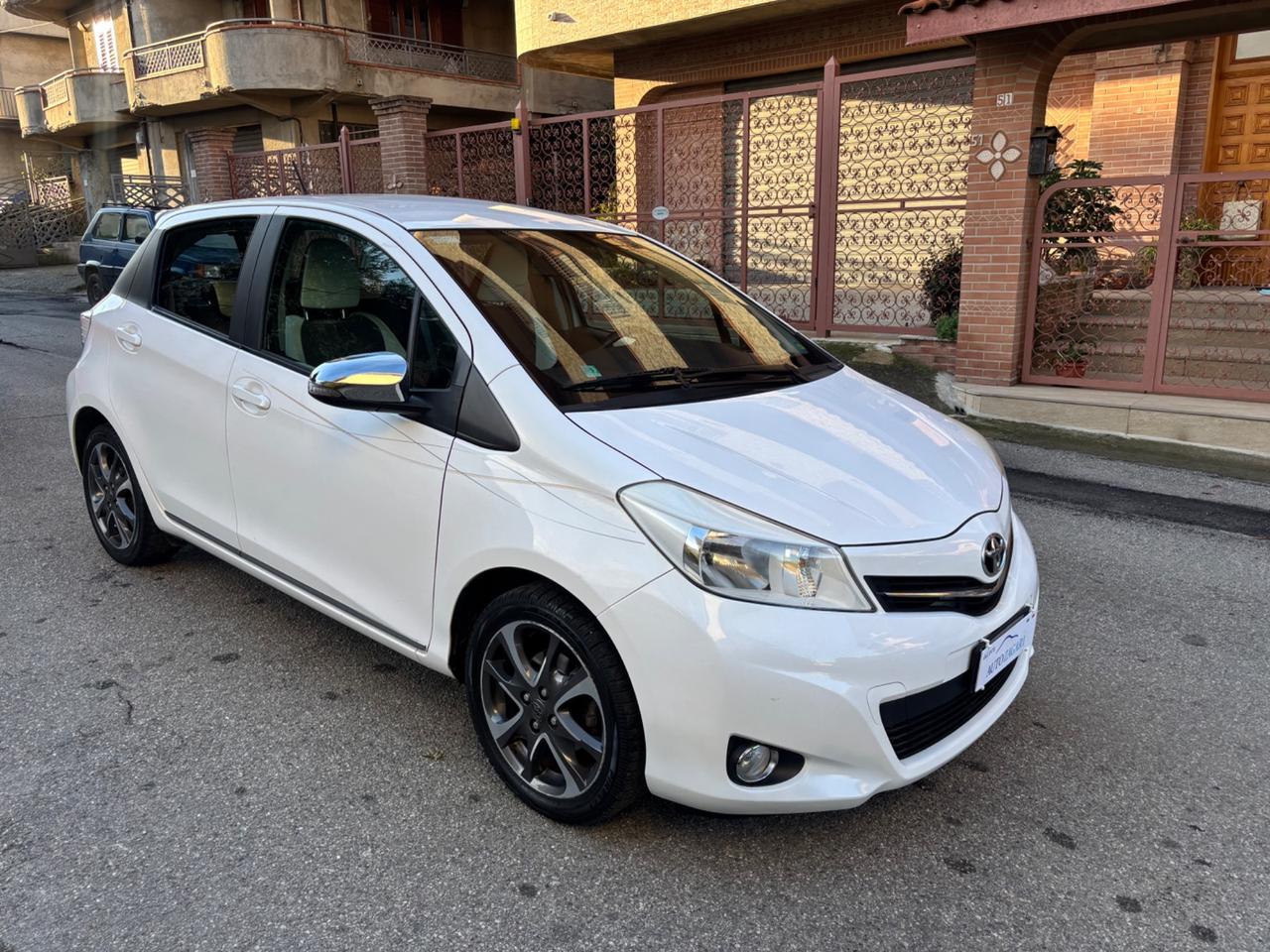 Toyota Yaris 1.0 5 porte Lounge