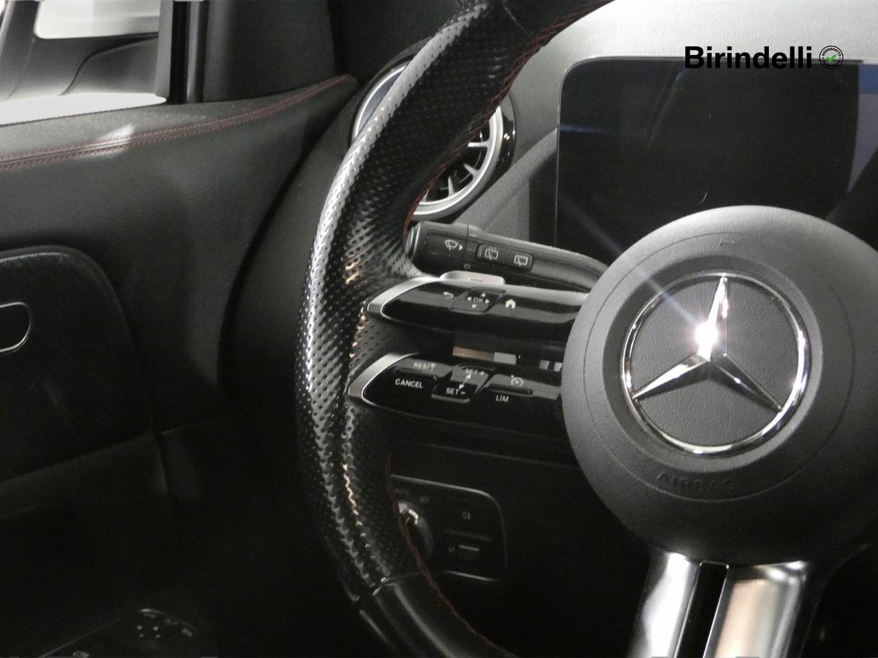 Mercedes-Benz GLA (H247) - GLA 200 d Automatic AMG Line Premium