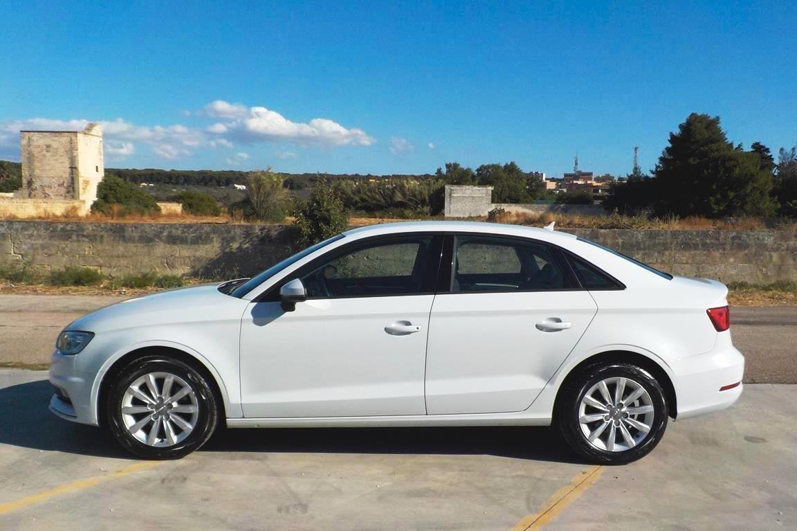 Audi A3 Sedan 1.6 TDI clean diesel Young