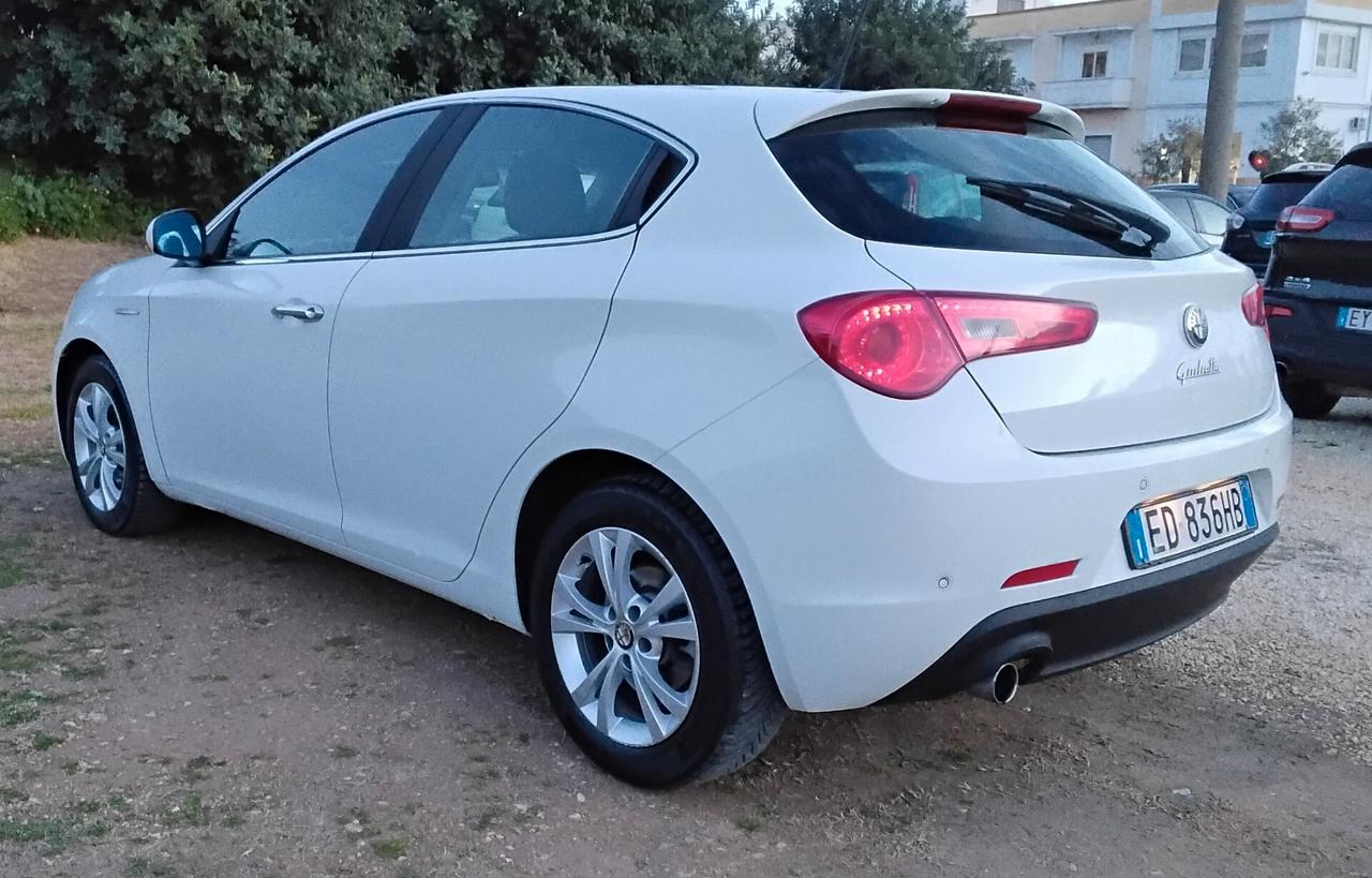Alfa Romeo Giulietta 1.6 JTDm-2 105 CV Distinctive
