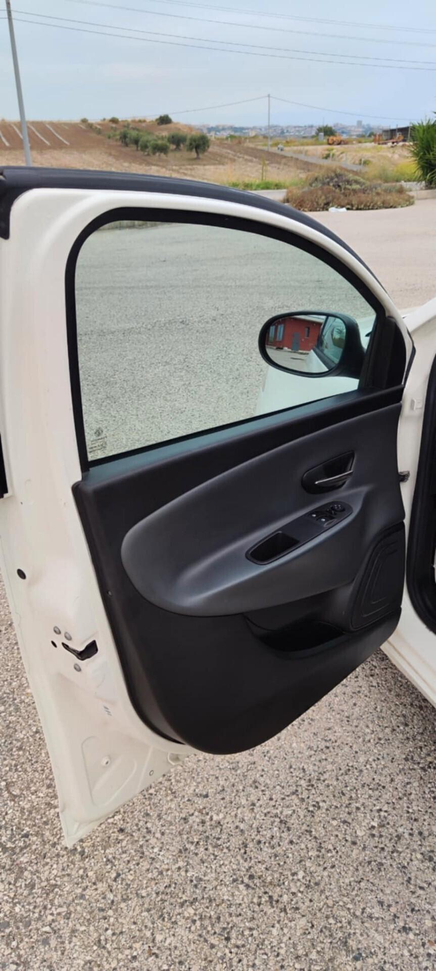 Lancia Ypsilon 1.3 MJT 16V 95 CV 5 porte S&S Platinum