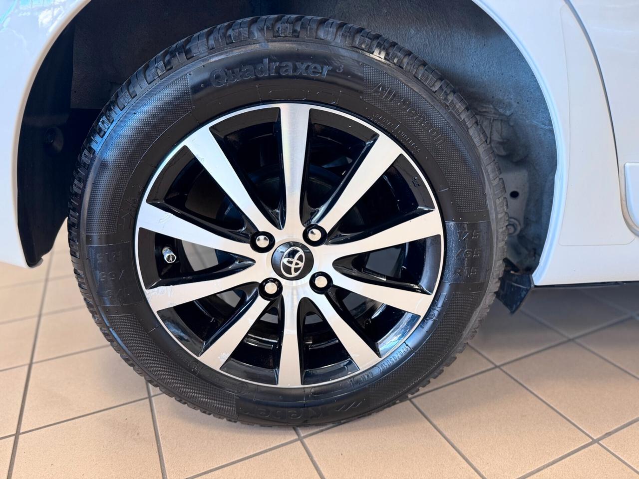 Toyota Yaris 1.0 5 porte Active