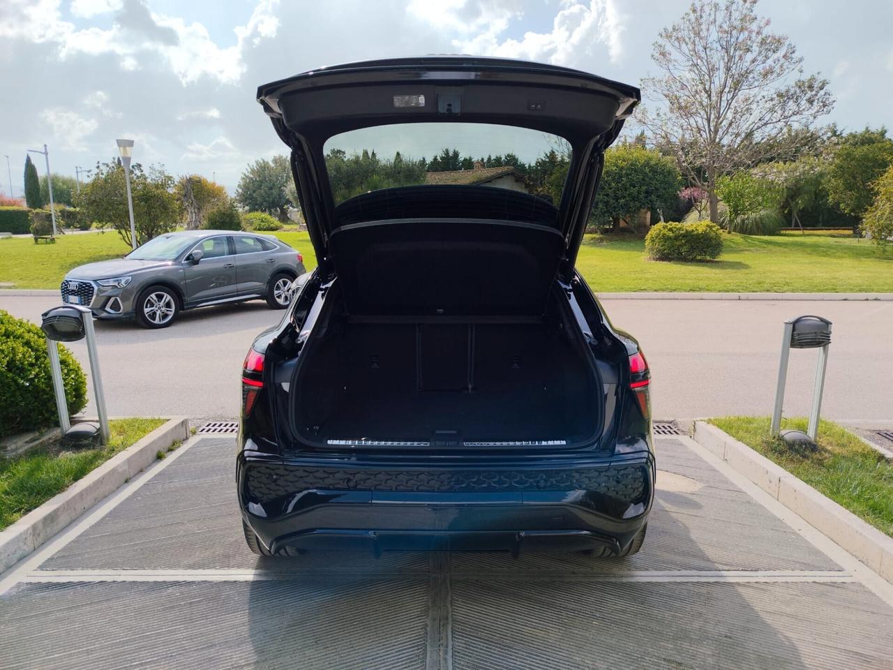 Audi Q3 SPB TDI S tronic line edition 110 kW