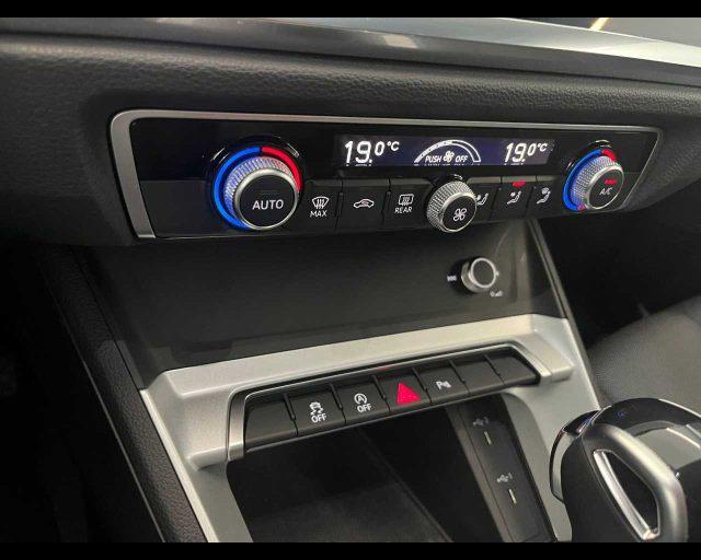 AUDI Q3 35 TDI S tronic Business Advanced