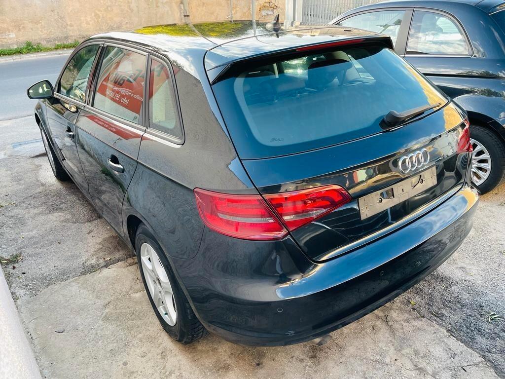 Audi A3 SPB 1.6 TDI 105 CV CR Attraction