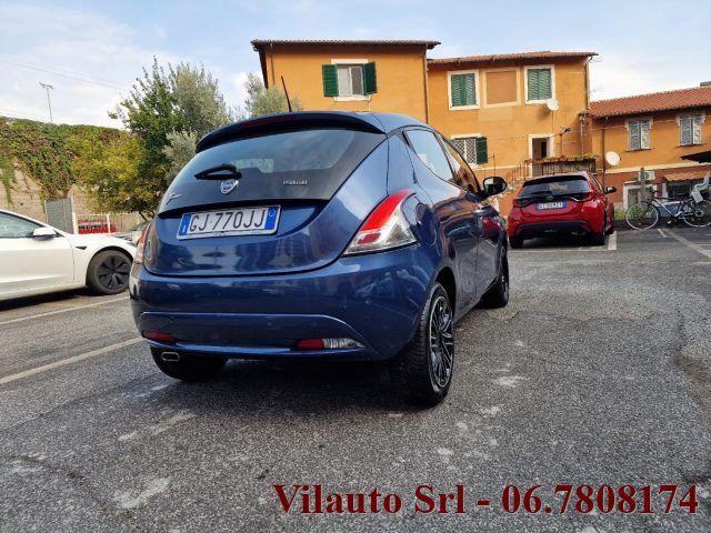 Lancia Ypsilon 1.0 firefly hybrid Gold s&s 70cv