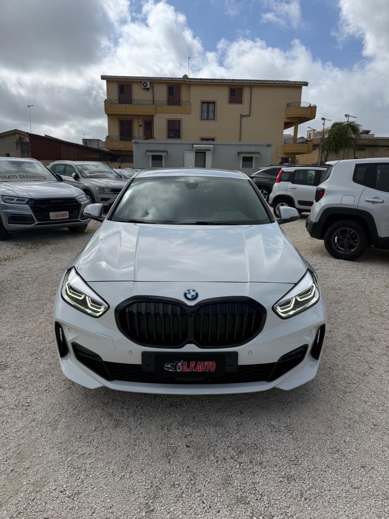 Bmw 118 118d 5p. Msport