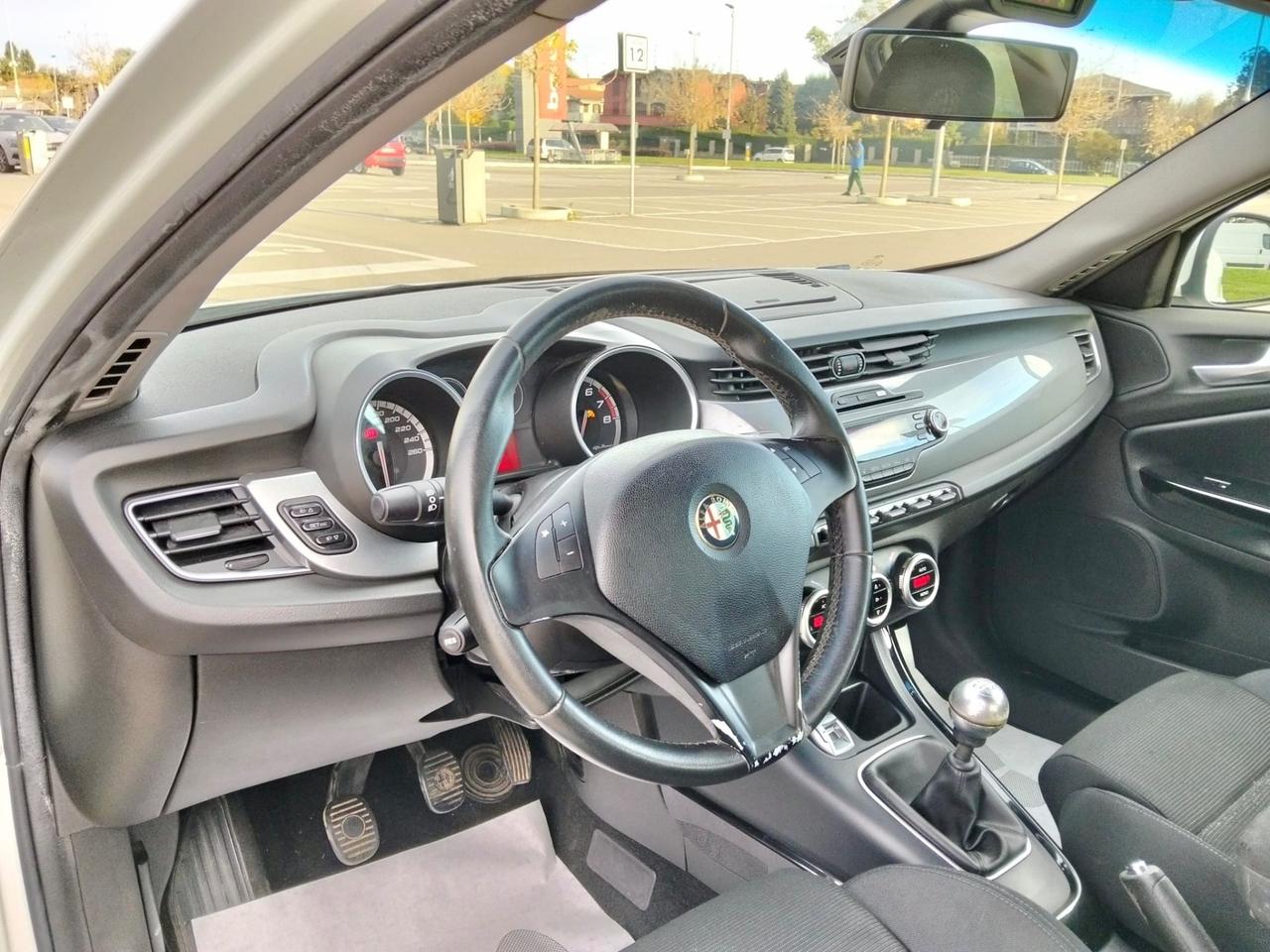 Alfa Romeo Giulietta 1.4 Turbo 120 CV Distinctive*Cerchi 17*UConnect*Aux*Usb