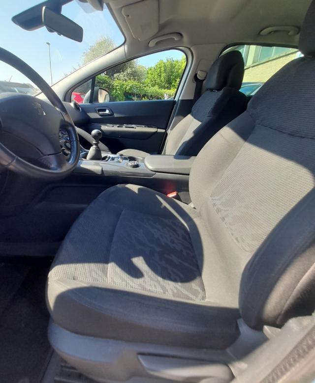 PEUGEOT 3008 HDi Business