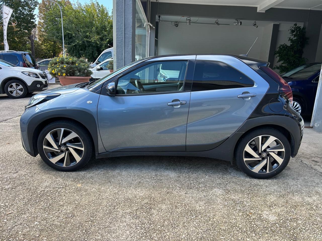 Toyota Aygo X 1.0 5 porte Lounge S-CVT Cambio Automatico