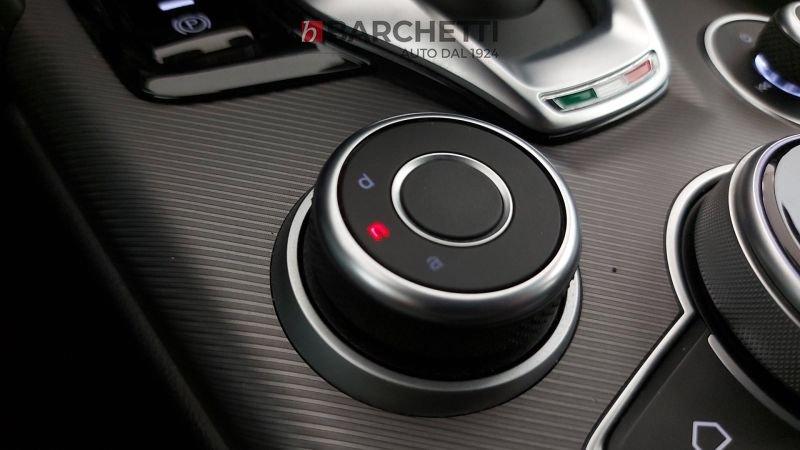 Alfa Romeo Giulia VELOCE 2.2 TUBO AT8 210CV AWD Q4 E6D-TEMP
