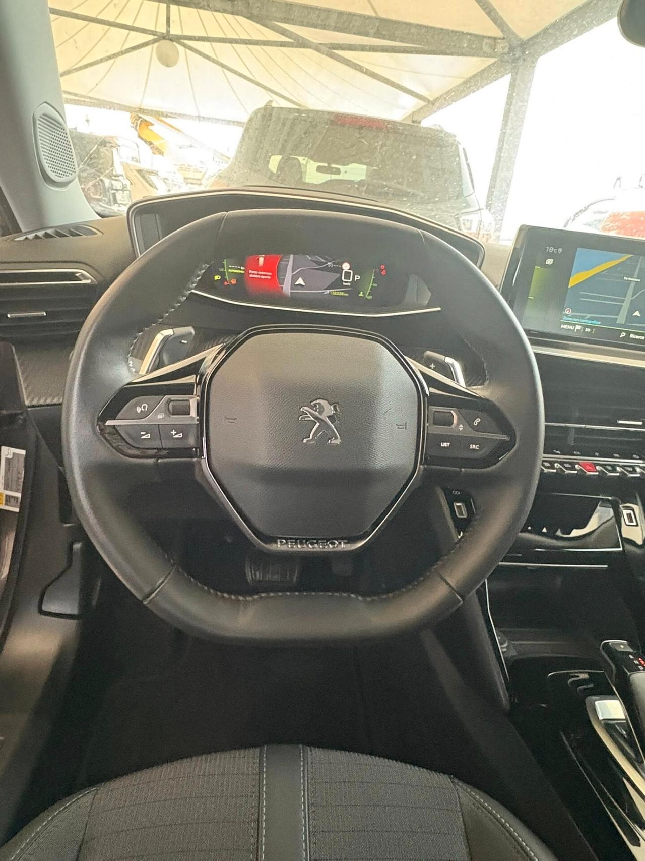 Peugeot 2008 130cv automatica Allure 12/21
