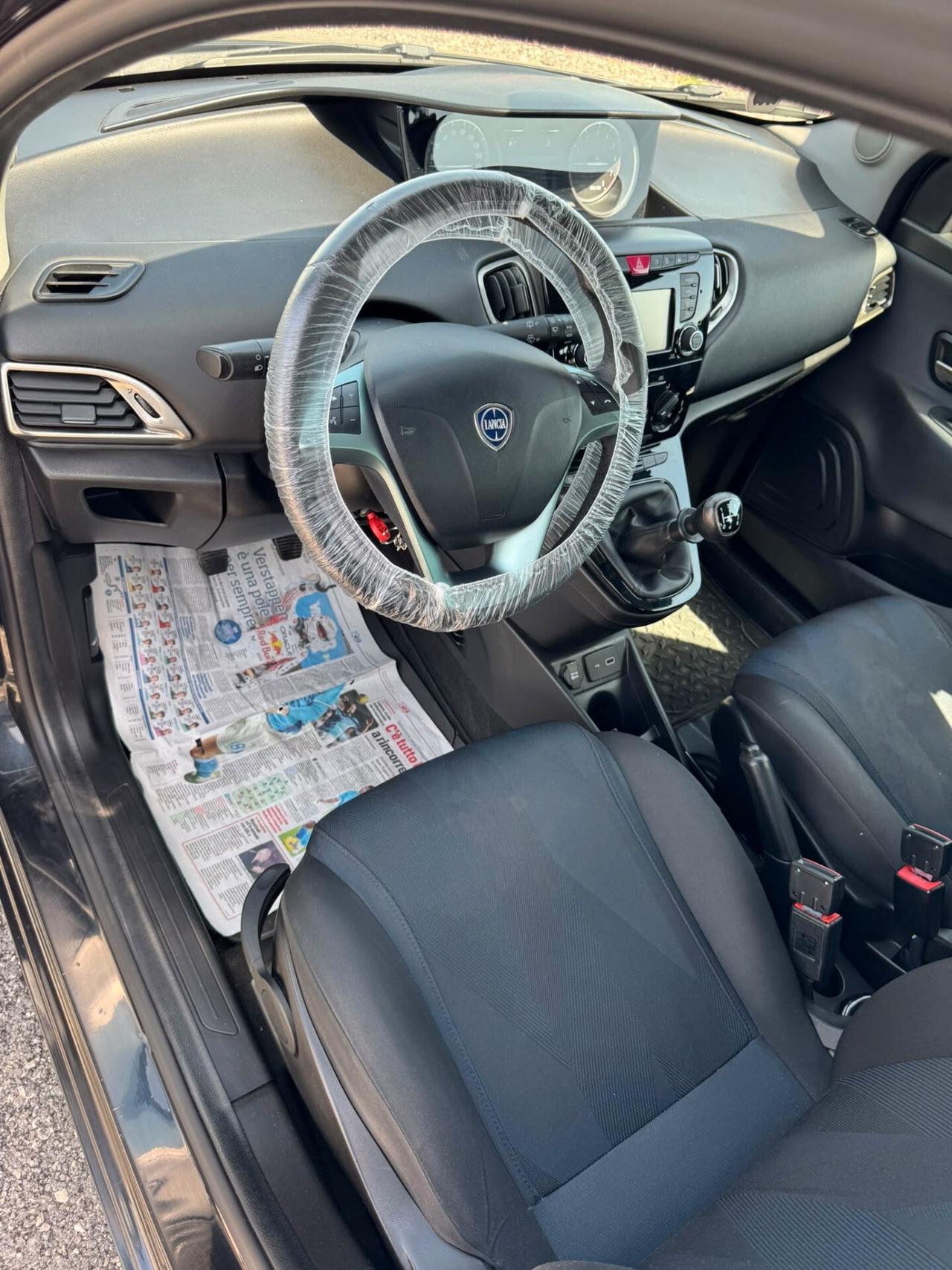 Lancia Ypsilon 1.2 69 CV 5 porte S&S Gold