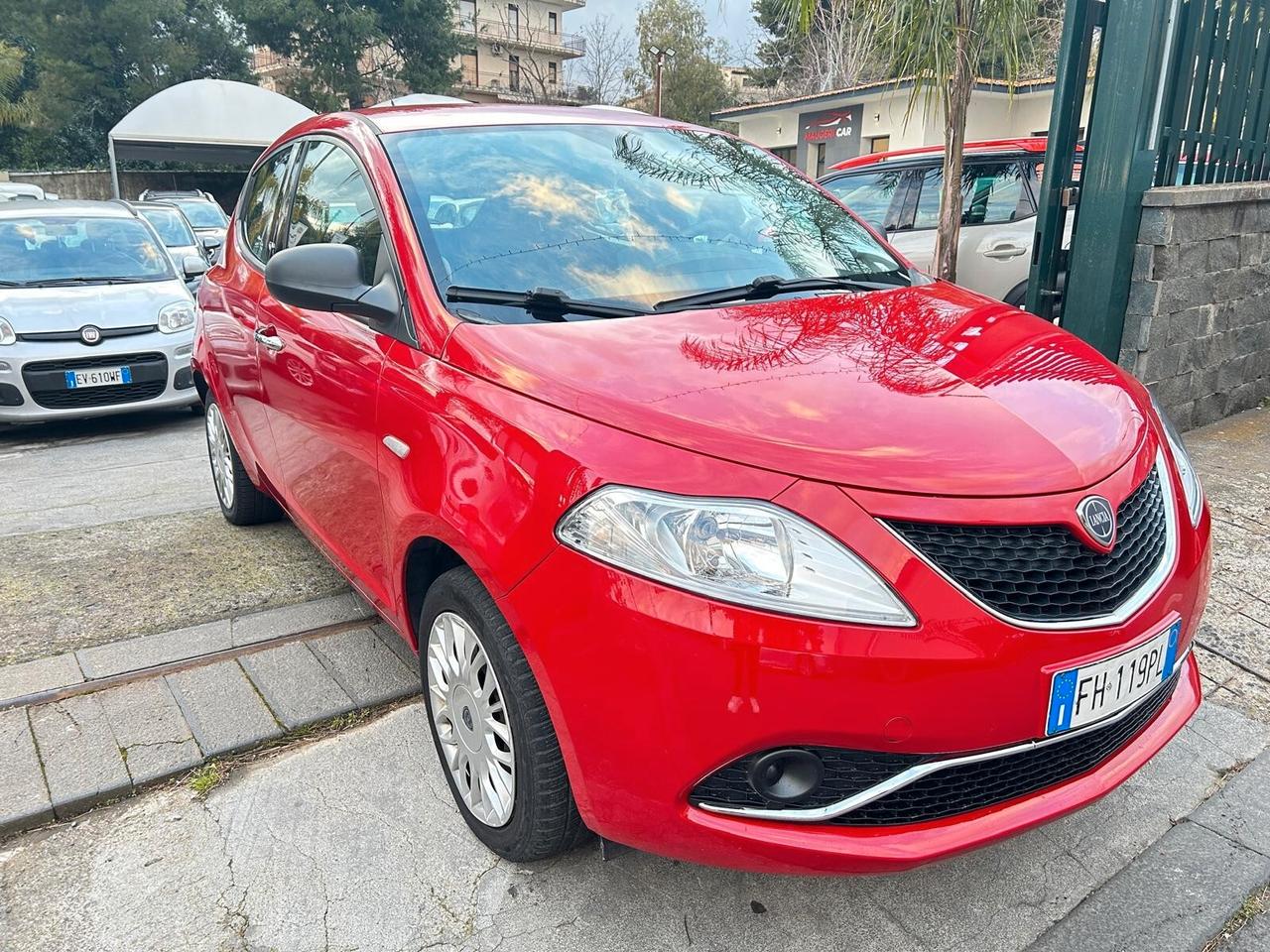 Lancia Ypsilon 1.2 69 CV 5 porte GPL Ecochic Gold