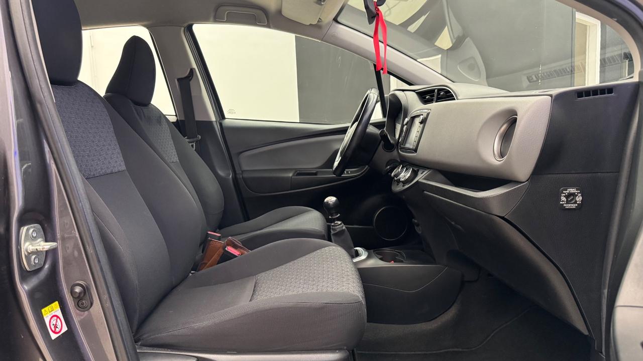 Toyota Yaris 1.4 D-4D 5 porte Lounge-2015