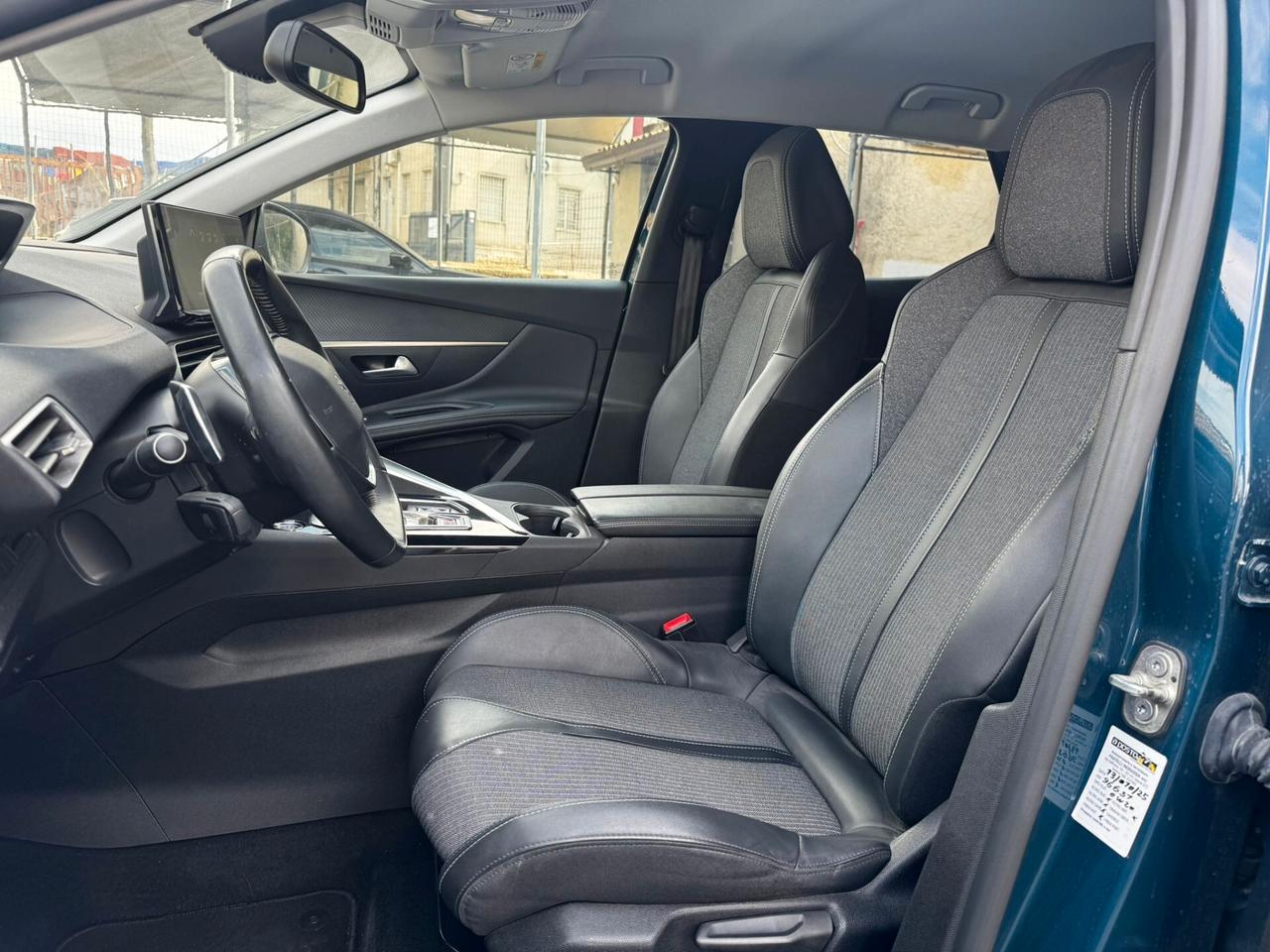Peugeot 3008 BlueHDi 130 S&S EAT8 Allure