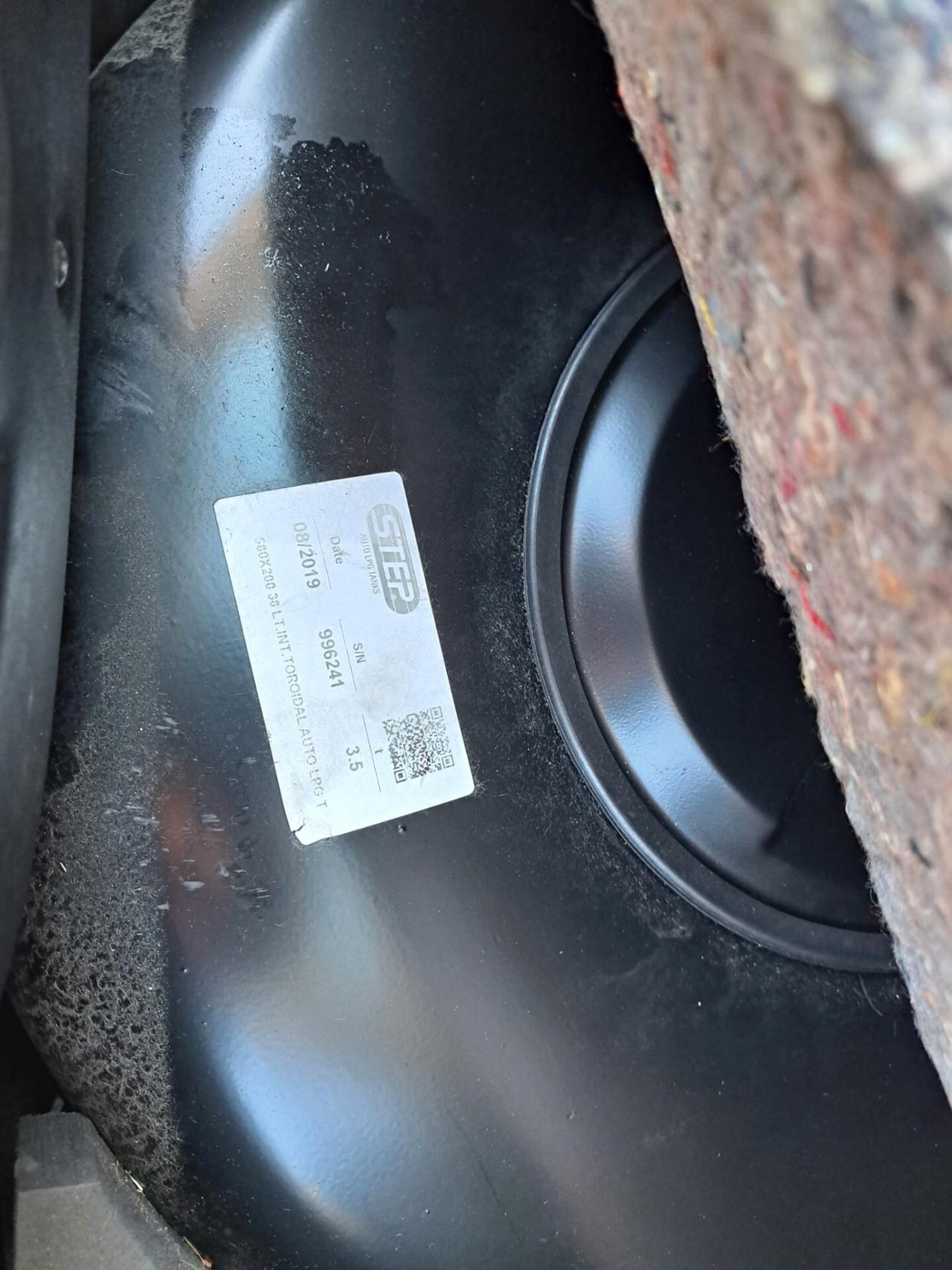 Lancia Ypsilon 1.4 Argento Ecochic GPL