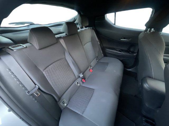 TOYOTA C-HR 1.8 Hybrid E-CVT Business
