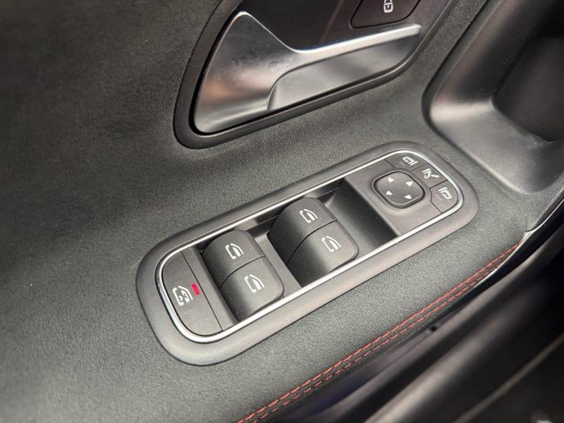 MERCEDES BENZ A 180 AUTOMATIC AMG LINE