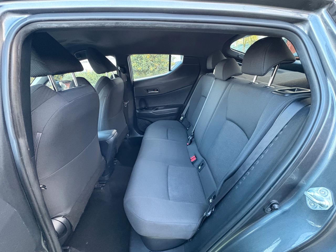 Toyota C-HR 1.8 Hybrid E-CVT Active