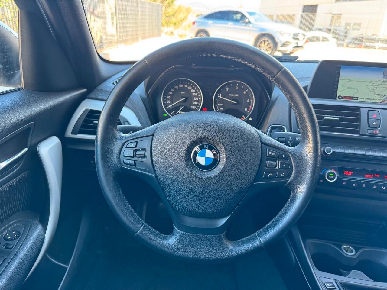 Bmw 118 118d 5p. Unique