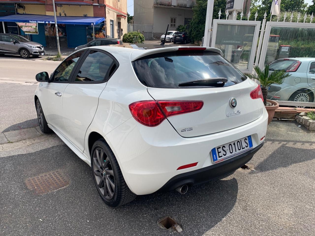 Alfa Romeo Giulietta 1.6 JTDm-2 105 CV Veloce