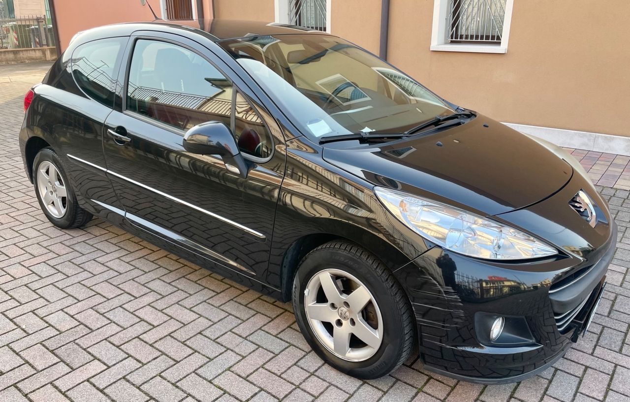 Peugeot 207 1.4 Benzina