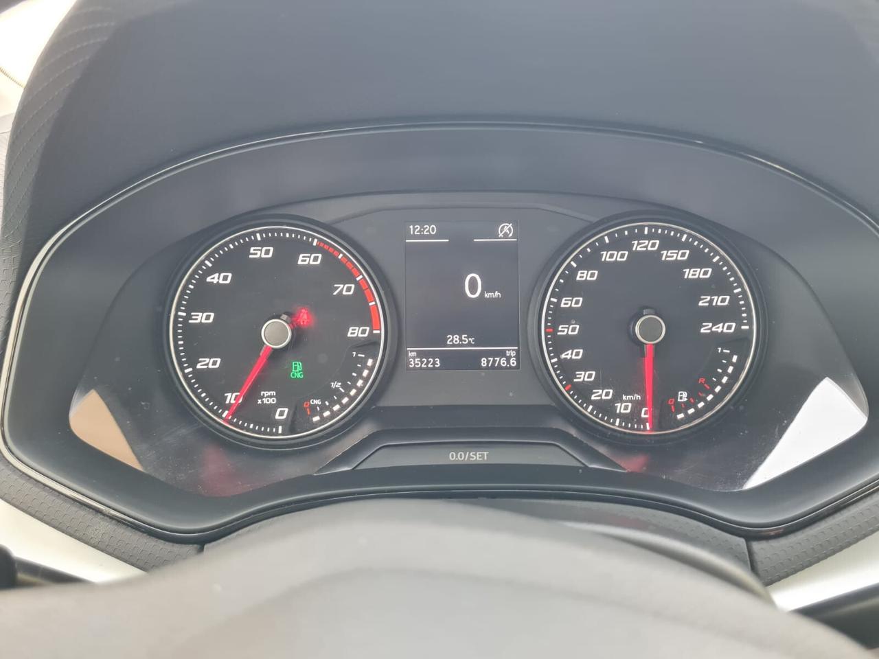Seat Arona 1.0 TGI 90 CV Reference – Marzo 2022 – €12.900