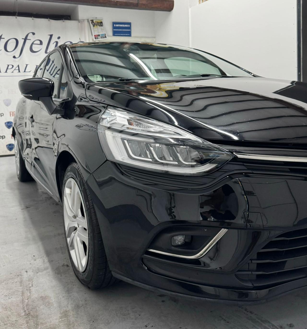Renault Clio dCi 8V 90 CV 5 porte Moschino Intens 2020